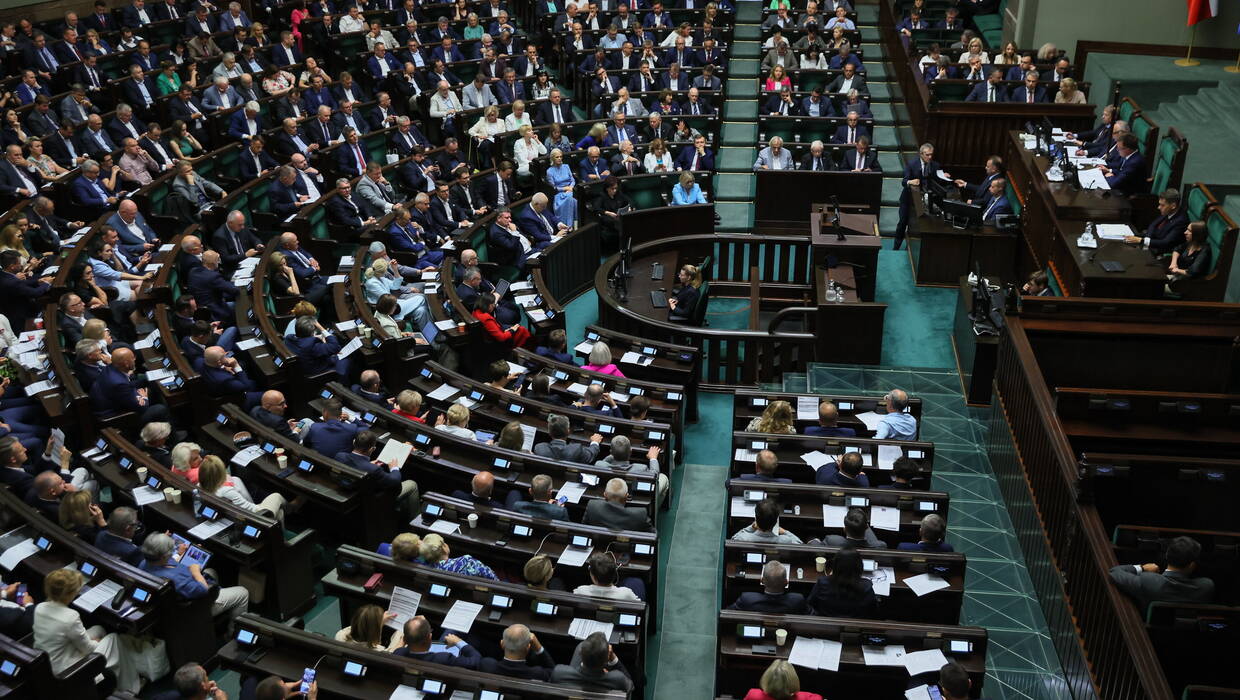 Sejm przyjął w piątek uchwałę, w której udzielił Radzie Ministrów absolutorium za 2023 r. Fot. PAP/Leszek Szymański
