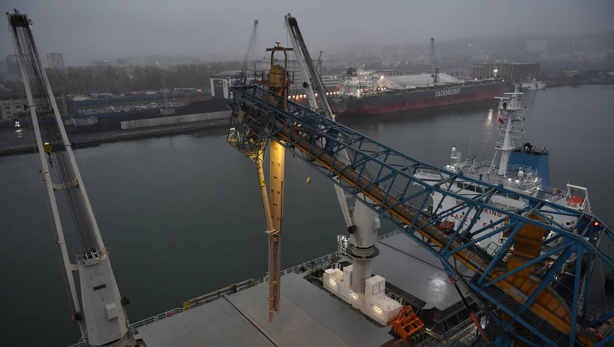 Statek w Porcie Gdynia fot. PAP/Adam Warżawa