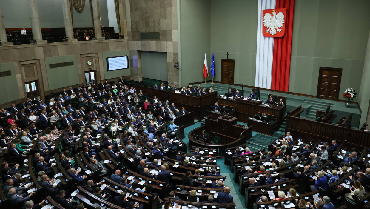 Posłowie na sali obrad Sejmu. Fot. PAP/Leszek Szymański