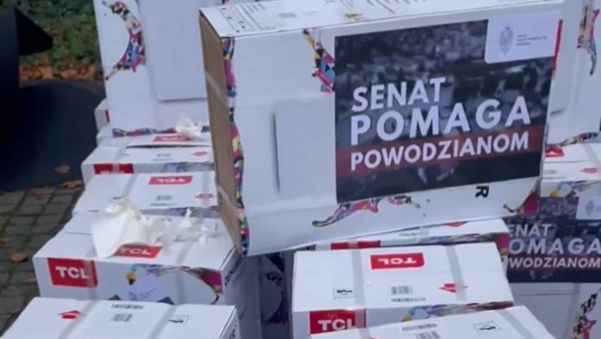 Senatorowie zorganizowali zbiórkę z prywatnych pieniędzy, za które zostały kupione osuszacze. Fot. Senat RP/X