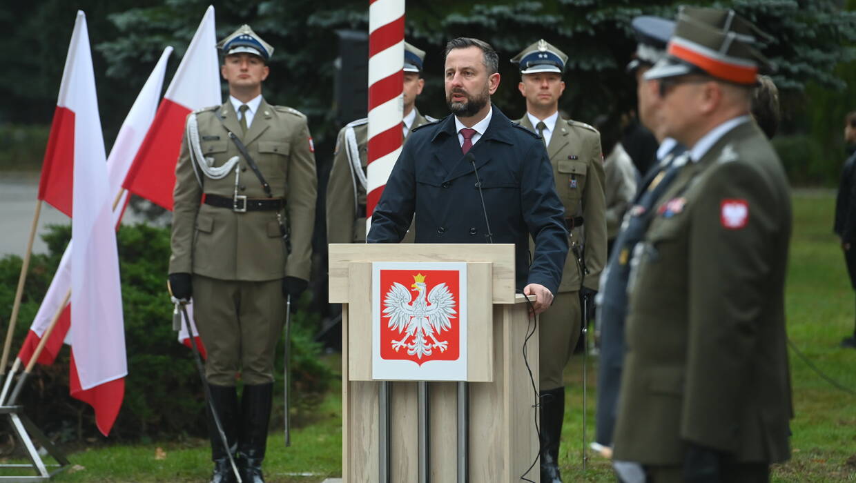 Szef MON Władysław Kosiniak-Kamysz podczas uroczystości w Akademii Sztuki Wojennej PAP/Piotr Nowak