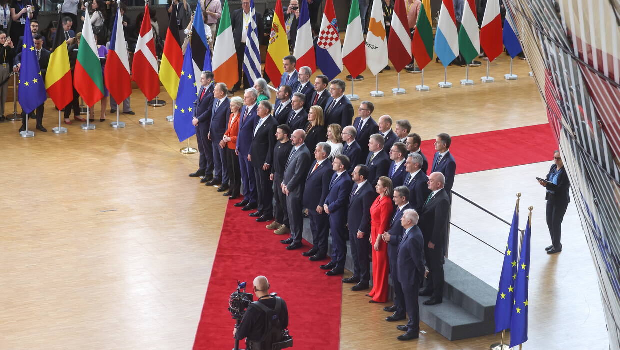 Przedstawiciele państw UE przed rozpoczęciem spotkania Rady Europejskiej w Brukseli. Fot. PAP/Leszek Szymański