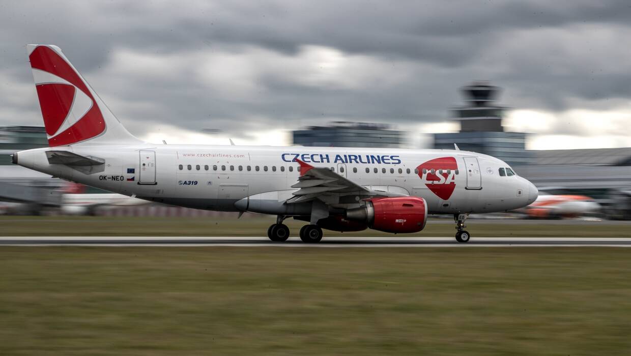 Samolot Czech Airlines Fot. PAP/EPA/MARTIN DIVISEK