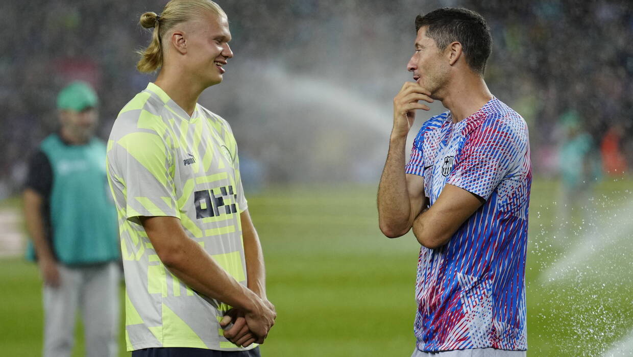 Erling Haaland i Robert Lewandowski, fot. PAP/EPA/EFE/ENRIC FONTCUBERTA