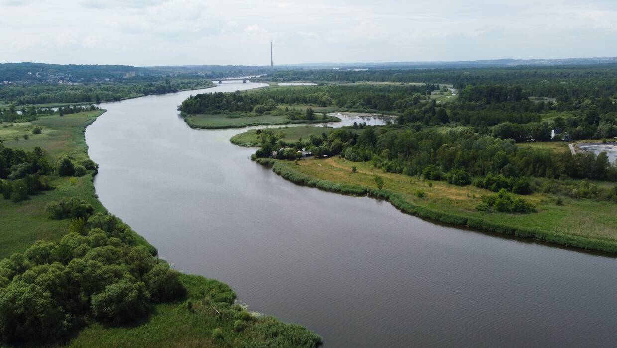 Odra w pobliży Mostu Cłowego w Szczecinie Fot. PAP/Marcin Bielecki