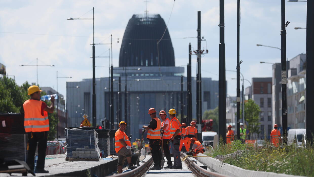 Budowa linii tramwajowej do Wilanowa w Warszawie, fot. PAP/Leszek Szymański