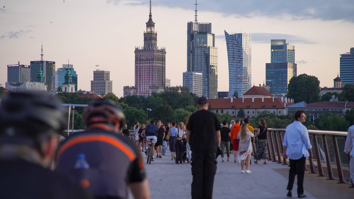 Most pieszo-rowerowy nad Wisłą w Warszawie. Fot. PAP/	Archiwum Hubert Bursa