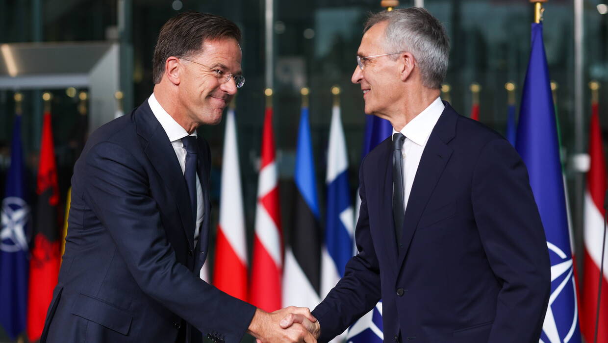 Mark Rutte i Jens Stoltenberg, fot. PAP/EPA/OLIVIER HOSLET