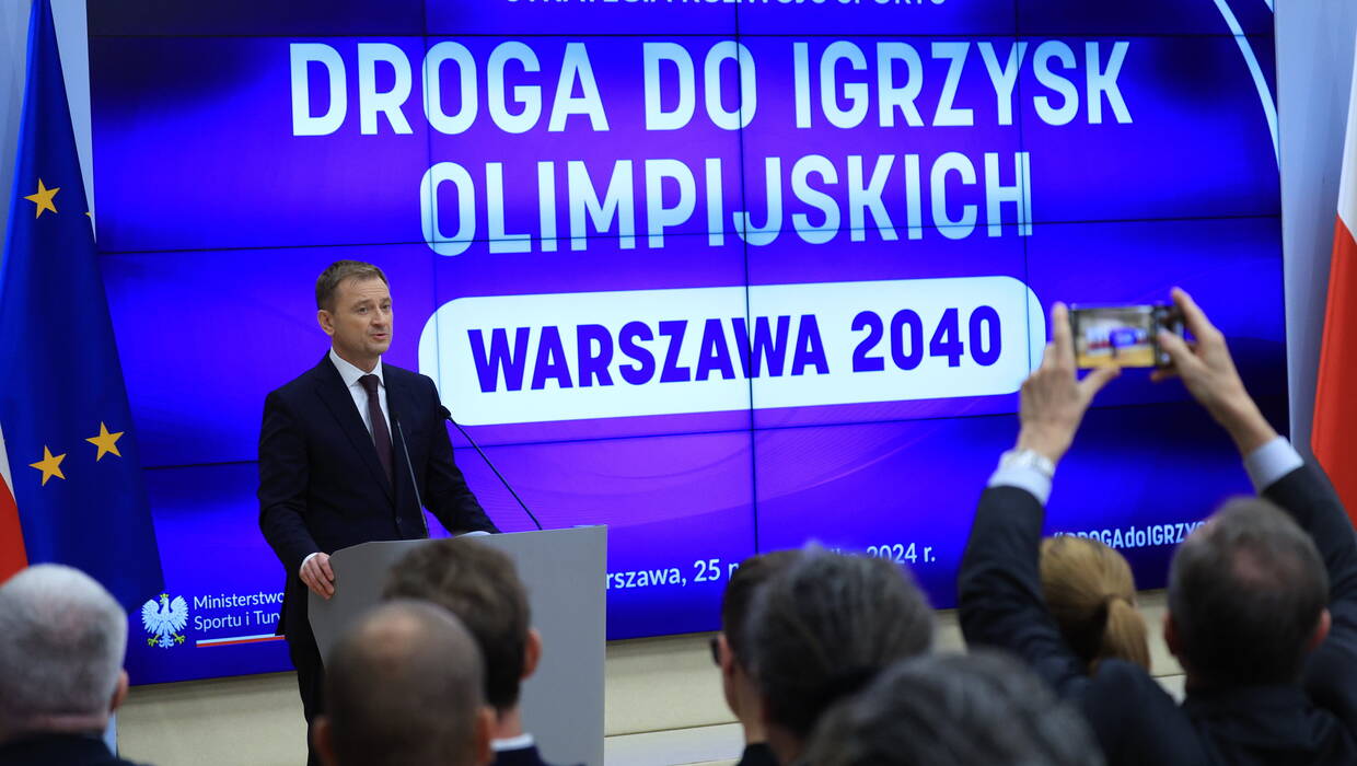 Minister sportu i turystyki Sławomir Nitras podczas prezentacji "Strategii Rozwoju Sportu - IO Warszawa 2040", związanej z ideą organizacji w Polsce letnich igrzysk olimpijskich, fot. PAP/Szymon Pulcyn