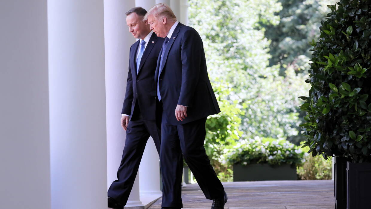 Prezydent Andrzej Duda (L) i prezydent elekt USA Donald Trump. Fot. PAP/	Leszek Szymański