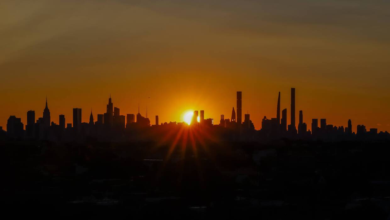 Widok na Manhattan Fot. PAP/EPA/Jason Szenes