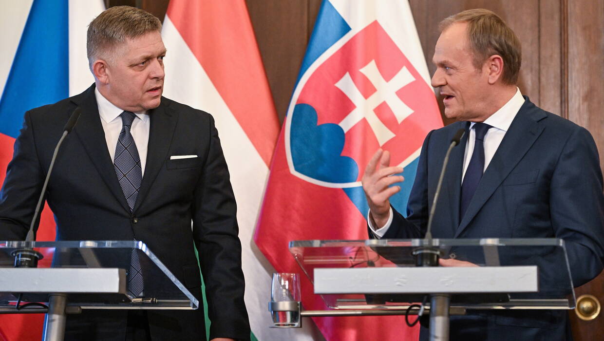 Premier Słowacji Robert Fico (l) i premier Polski Donald Tusk. Fot. PAP/Radek Pietruszka