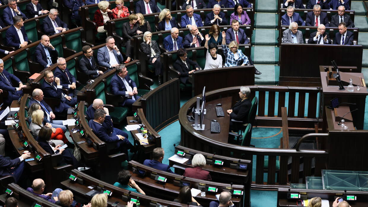 Posłowie na sali obrad Sejmu w Warszawie. Fot. PAP/Leszek Szymański