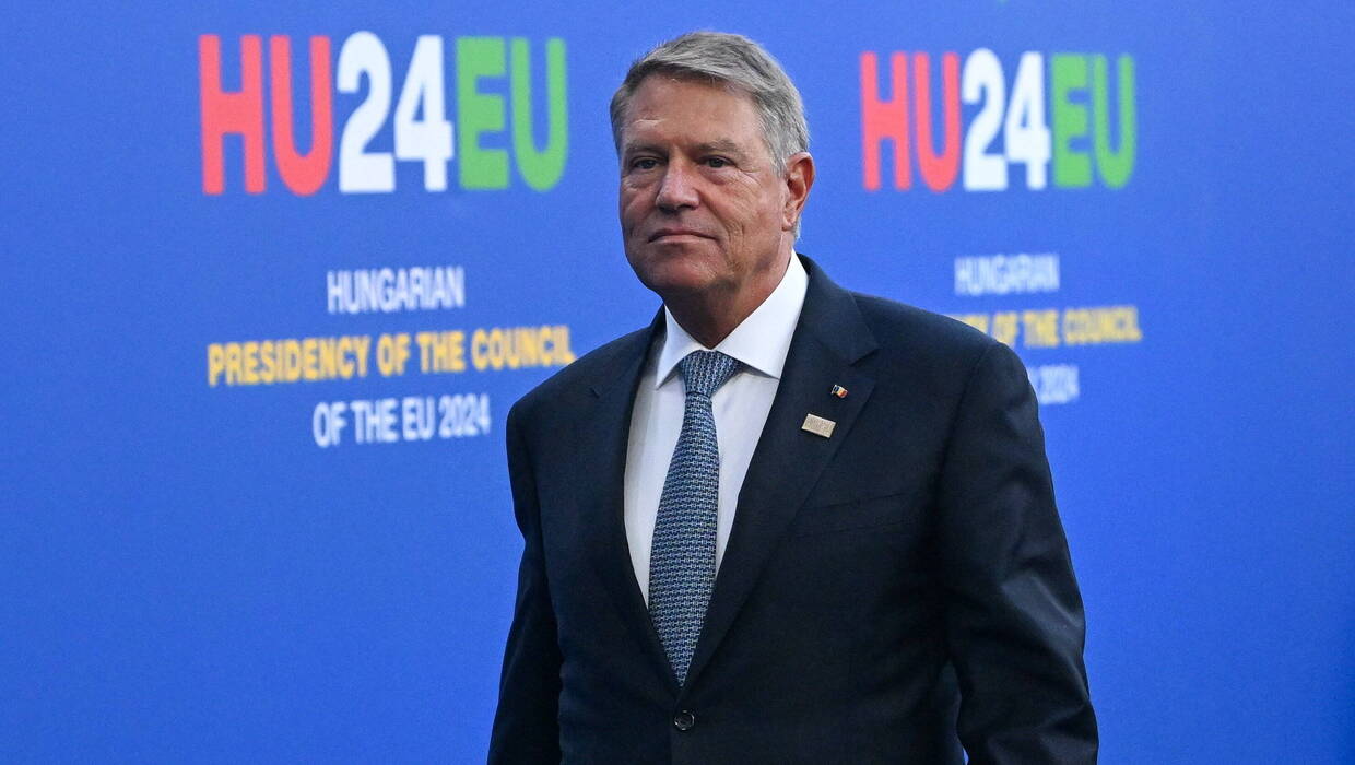 Prezydent Rumunii Klaus Iohannis, fot. PAP/EPA/MTI/SZILARD KOSZTICSAK