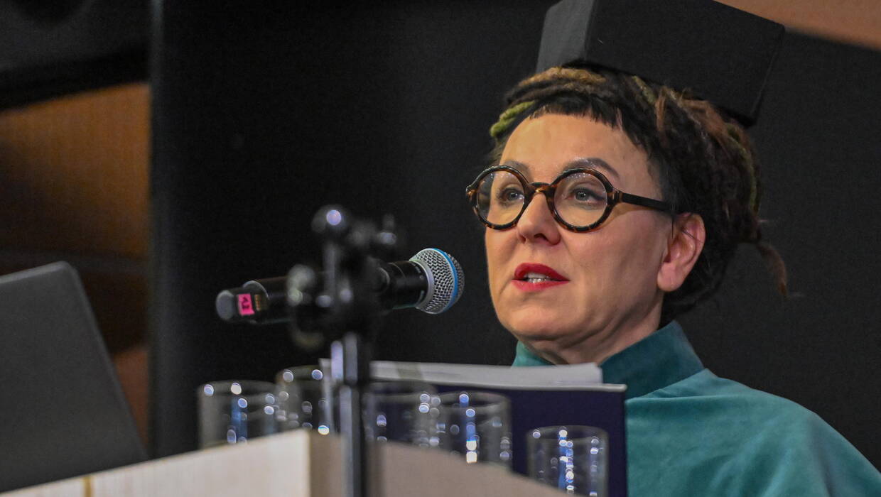 Olga Tokarczuk podczas ceremonii otrzymania tytułu doktora honoris causa Uniwersytetu Marii Curie-Skłodowskiej. Fot. PAP/Wojtek Jargiło