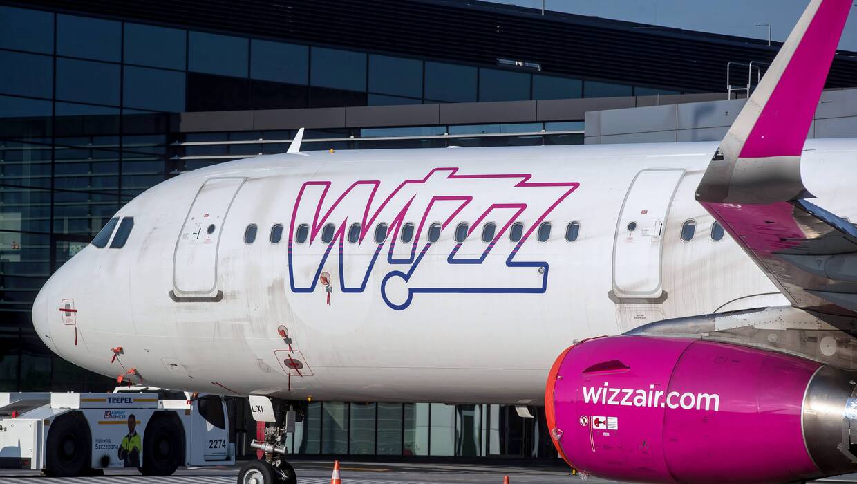 Samolot węgierskich linii lotniczych Wizz Air, fot. PAP/Łukasz Gągulski