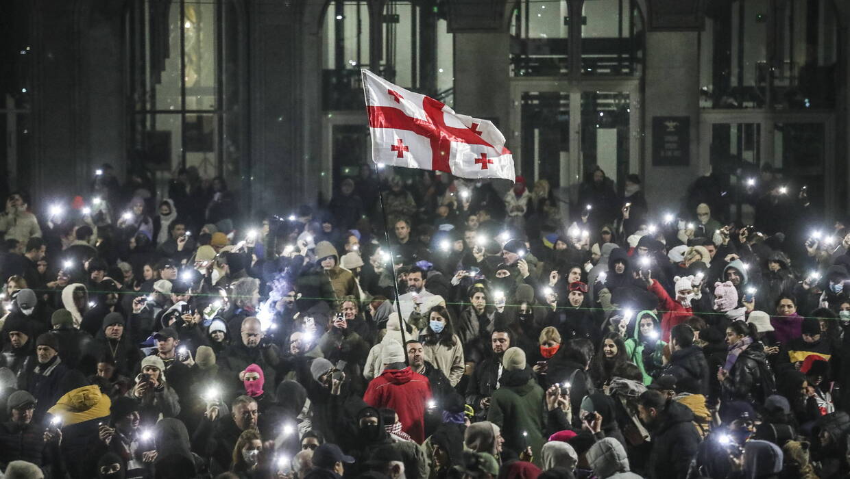 Protesty w Gruzji. Fot. PAP/EPA/DAVID MDZINARISHVILI