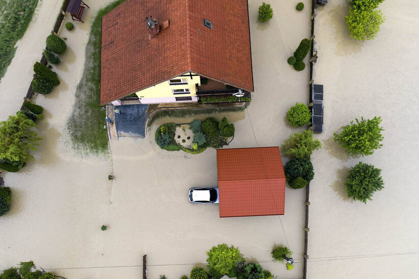 Zalania w Przedmieściu Dubieckim. Fot. PAP/Darek Delmanowicz