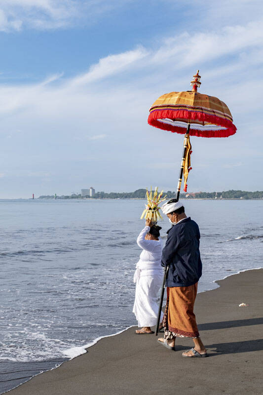 Indonezja. Hinduska ceremonia oczyszczenia  Fot. PAP/EPA/MADE NAG