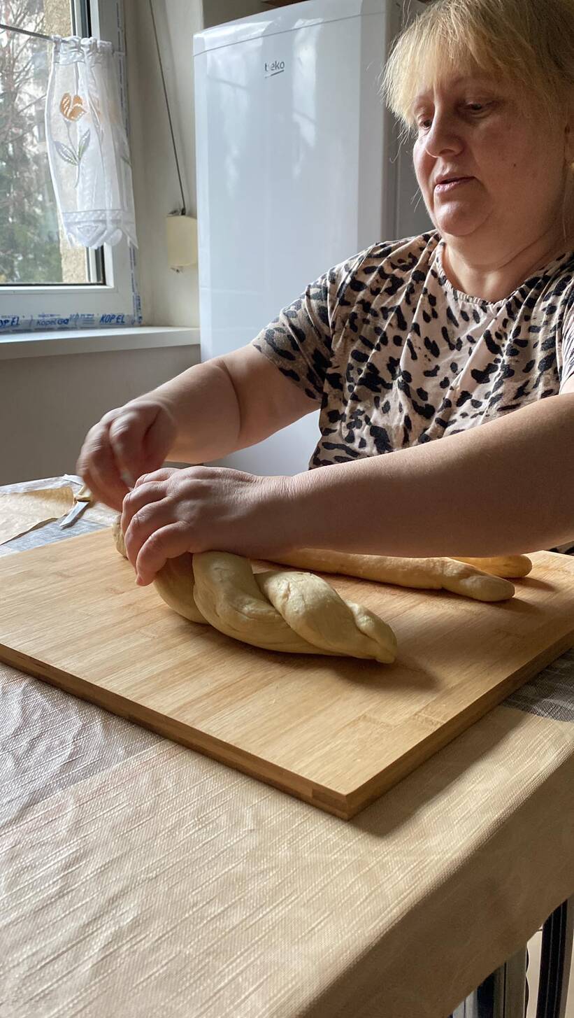 Formowanie ciasta na chleb, Fot. Veronika Matush