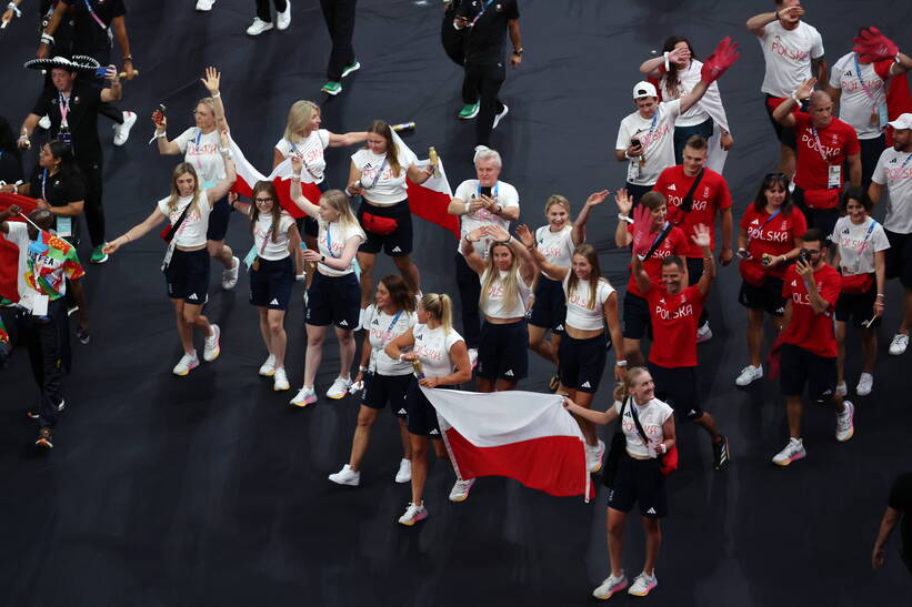 Polscy sportowcy na ceremonii zamknięcia igrzysk olimpijskich w Paryżu, fot. PAP/EPA/RITCHIE B. TONGO