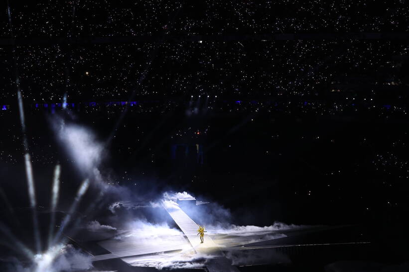 Występ na ceremonii zamknięcia igrzysk olimpijskich w Paryżu, fot. PAP/EPA/	RITCHIE B. TONGO