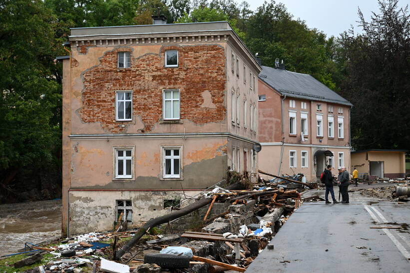 Zniszczenia w Lądku-Zdroju, fot. PAP/Maciej Kulczyński