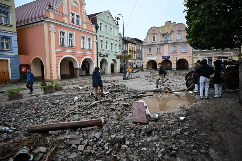 Zniszczenia w Lądku-Zdroju, fot. PAP/Maciej Kulczyński