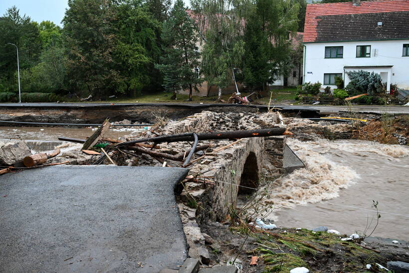 Zniszczenia w Lądku-Zdroju, fot. PAP/Maciej Kulczyński