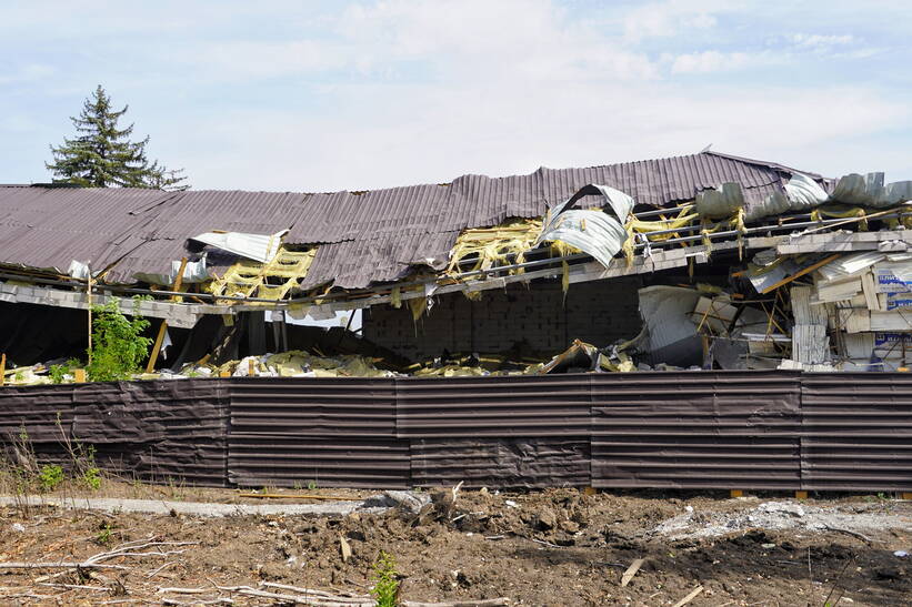 Украина. г. Покровск. Разрушения после нападения России. Fot. PAP/Alena Solomonova (фотоиллюстрация)