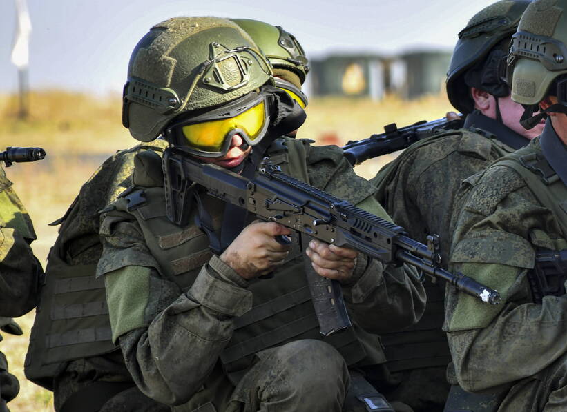 российские военные Fot. PAP/EPA/ARKADY BUDNITSKY