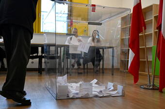 Lokal wyborczy Fot. PAP/Darek Delmanowicz